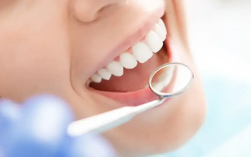 چگونه با حساسیت دندان‌ مقابله کنیم ؟